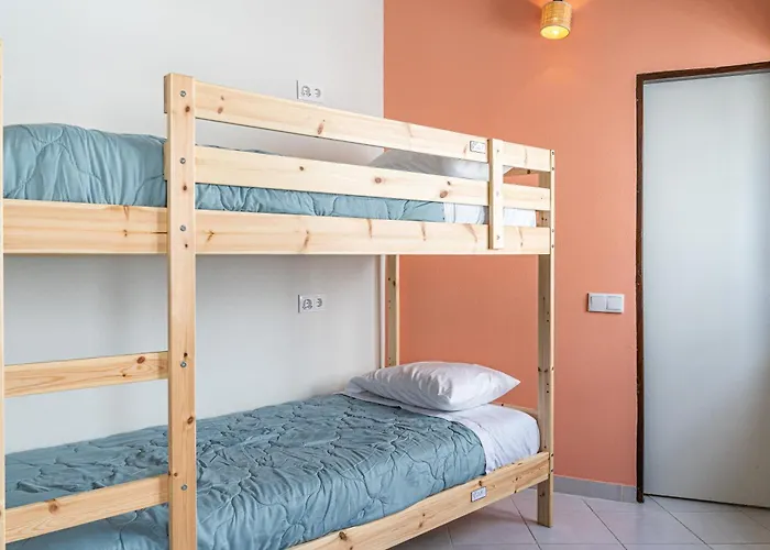 Sandy Bottoms Hostel *